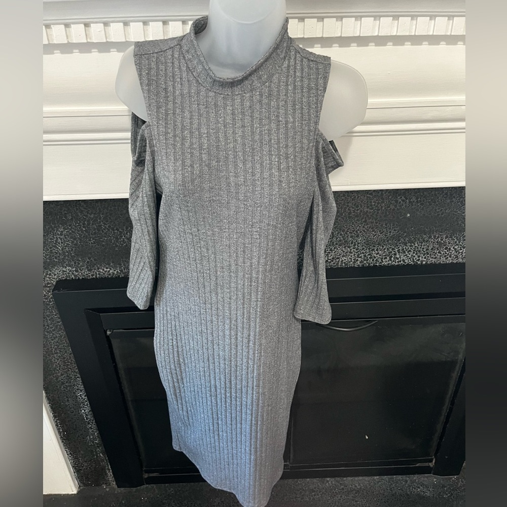 White House Black Market women’s cold shoulder dress size small